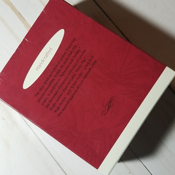 New in box Hallmark keepsake looney tunes ornament - Picture 3 of 10